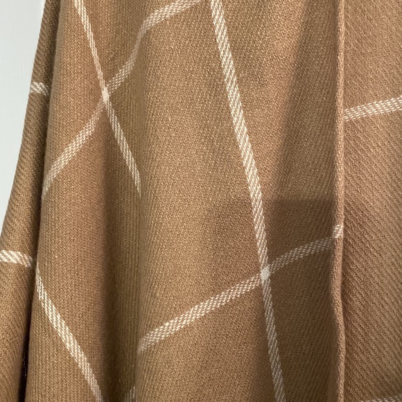 NWT Plaid Poncho Scarf Wrap Beige - Picture 3 of 4